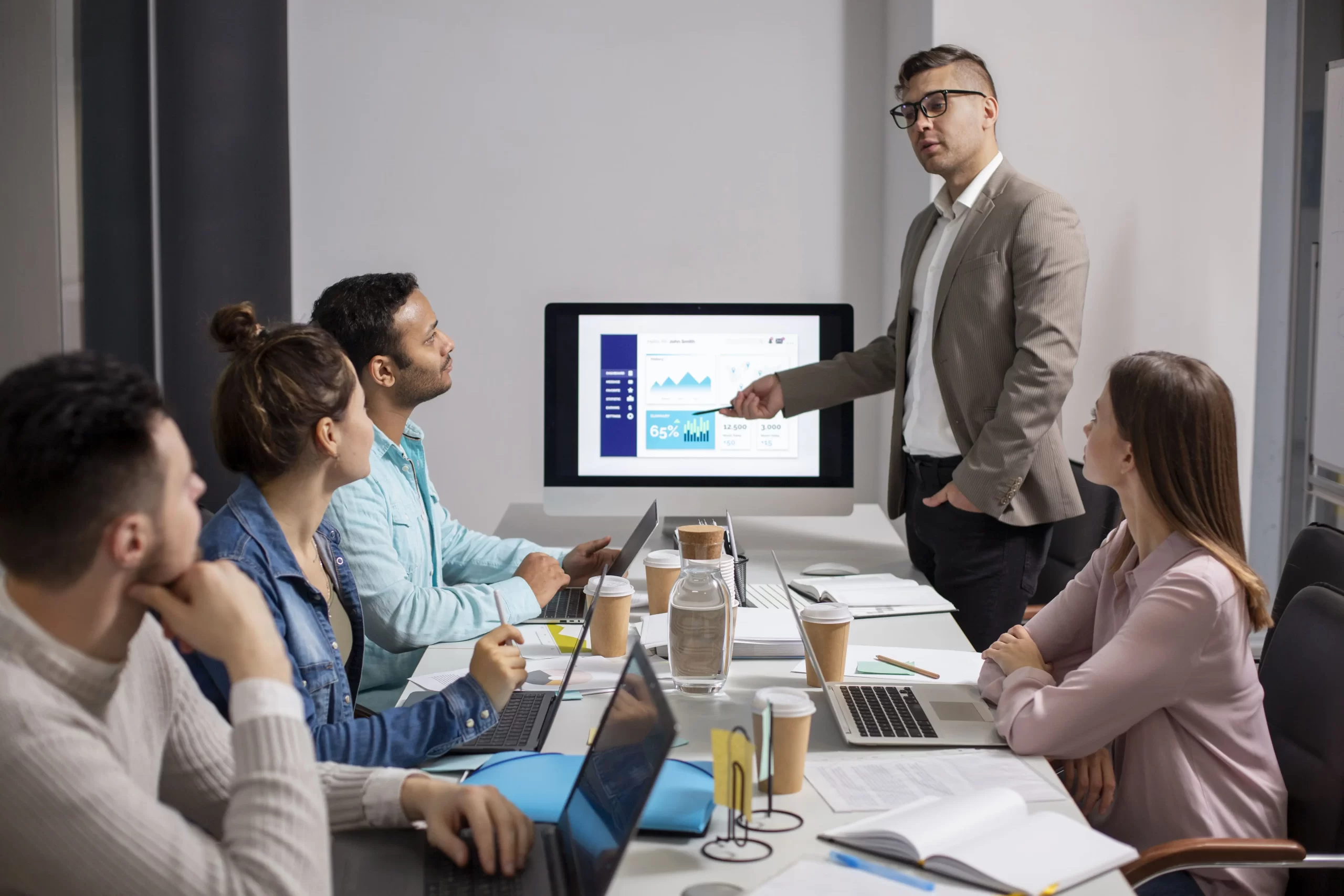 BrandMarketing agency presenting digital marketing plan to clients